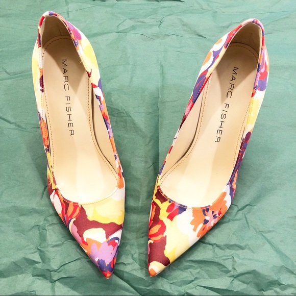 marc fisher floral pumps